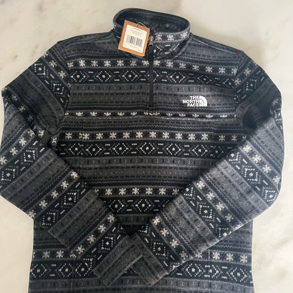 North face, men’s Leo quarter zip sweater -NWT size small